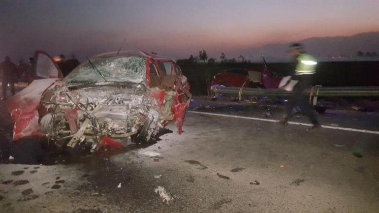 Cuatro profesores murieron en un choque frontal en Tucumán