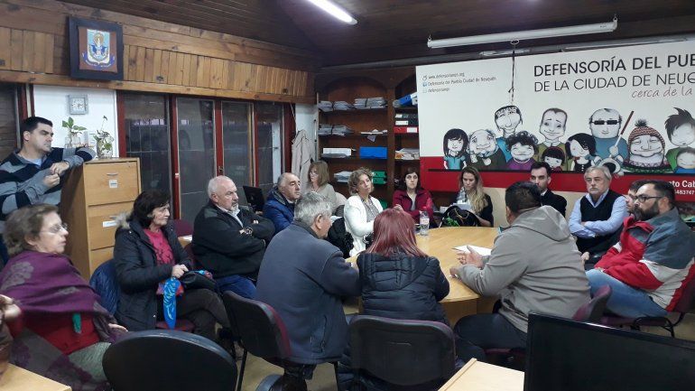 Tras el reclamo de vecinos, petrolera trasladará parte de la base de Canal V a La Meseta y a Añelo