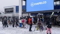 La nueva telecabina en Chapelco cuenta con 62 cabinas para diez personas cada una. La nueva telecabina en Chapelco cuenta con 62 cabinas para diez personas cada una.