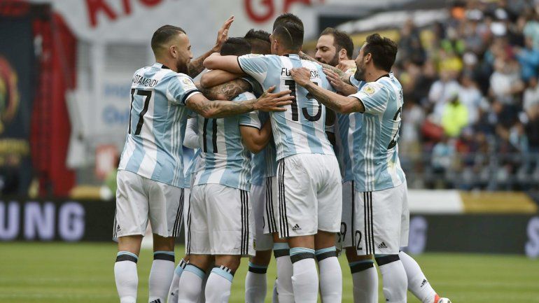 Argentina golea a Bolivia
