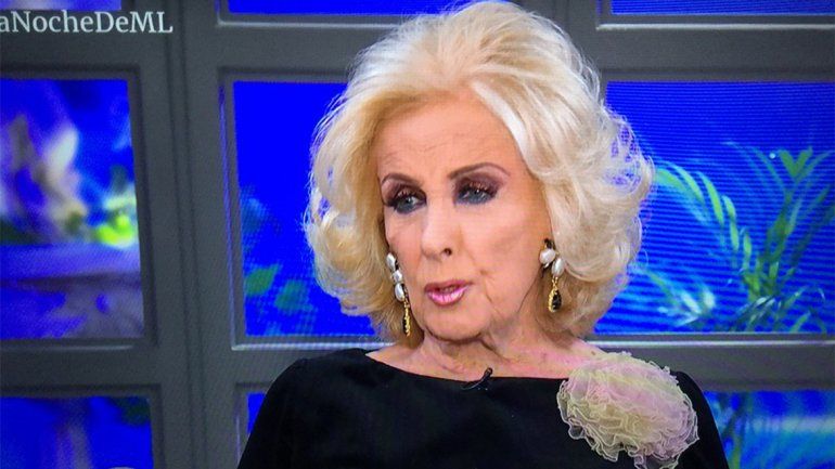 La insólita queja de Mirtha: Odio las selfies, salgo horrorosa