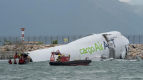 El avión no emitió ninguna señal de emergencia antes de salir de Dubai. El avión no emitió ninguna señal de emergencia antes de salir de Dubai.