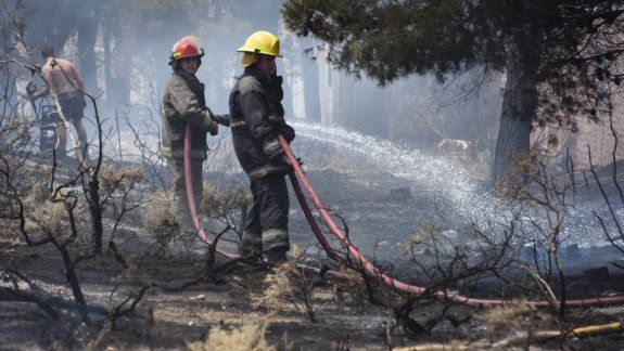 Bomberos controló el incendio y ahora buscan a los culpables