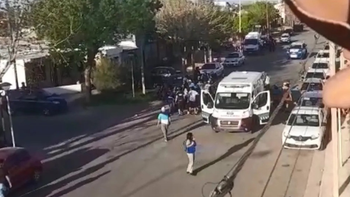 drama en lifune: hincha de alianza cayo de la tribuna y esta grave drama en lifune: hincha de alianza cayo de la tribuna y esta grave