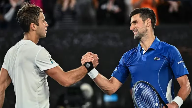 Novak Djokovic elogió a Tomas Etcheverry luego de eliminarlo en el Abierto de Australia