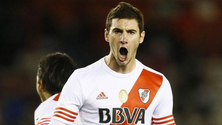 LAS SORPRESAS. Alario será la primera gran apuesta del Patón.