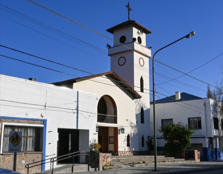 La Parroquia Sagrado Corazón, catedral de Esquel. La Parroquia Sagrado Corazón, catedral de Esquel. 