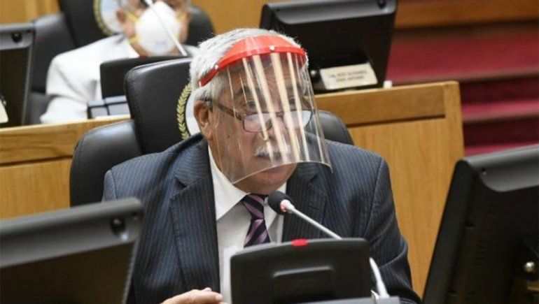 Denuncian que legisladores tucumanos utilizaron máscaras faciales donadas