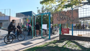 ya son doce las escuelas tomadas en caba: que reclaman los estudiantes ya son doce las escuelas tomadas en caba: que reclaman los estudiantes