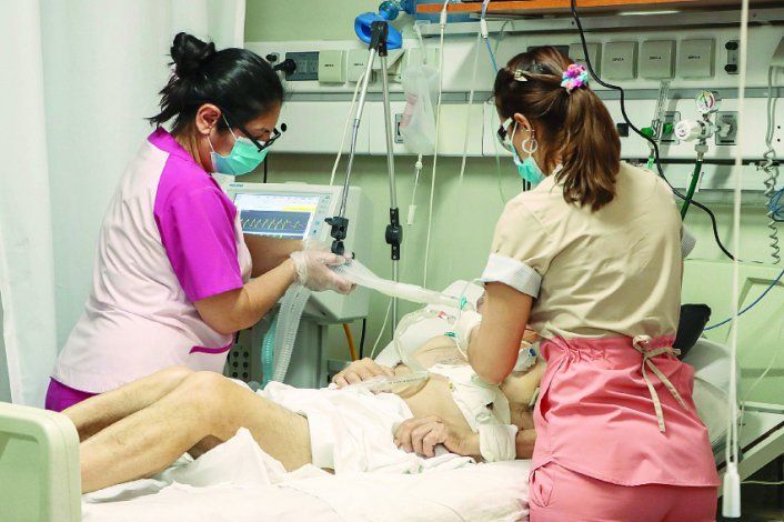 Tras el nuevo acuerdo paritario, los trabajadores de Sanidad percibirán un aumento en sus sueldos. Tras el nuevo acuerdo paritario, los trabajadores de Sanidad percibirán un aumento en sus sueldos.