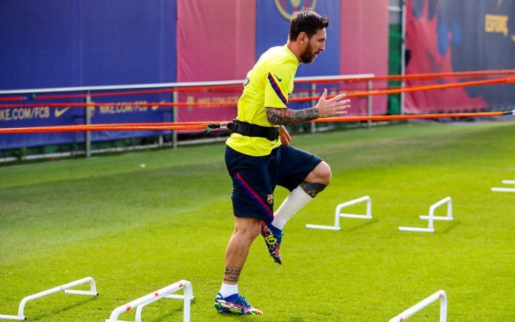 A horas de viajar a Lisboa, Barcelona anunció un positivo de coronavirus