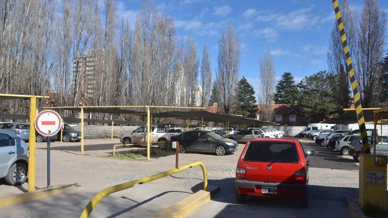 Estacionamientos privados cobran menos que SAEM