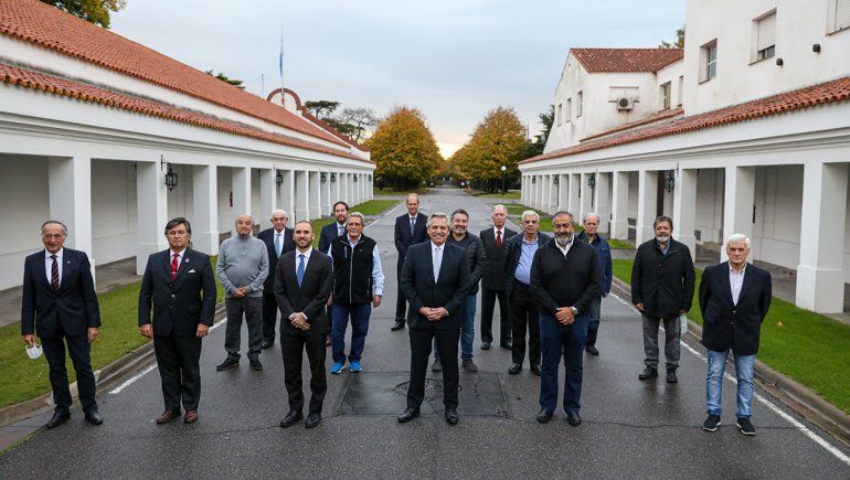 Alberto recibió apoyo de los empresarios y de los sindicalistas