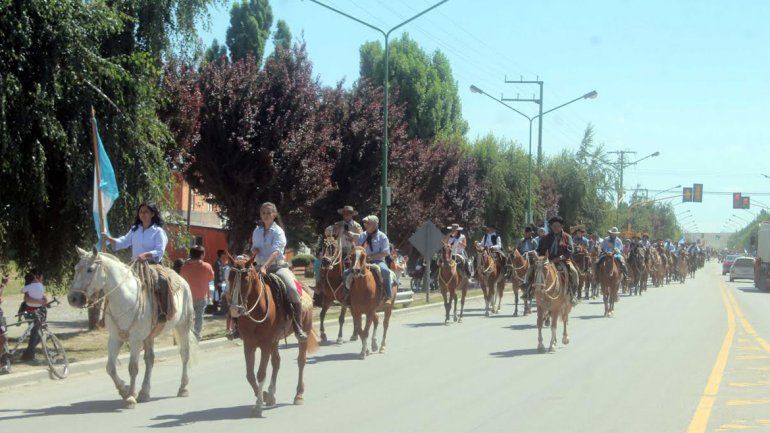 El desfile comenzó en la Sociedad Rural de Neuquén y recorrió el centro de la ciudad.&nbsp;