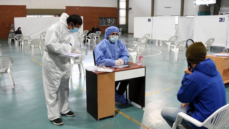 Espacios para hacer hisopados en la ciudad de Neuquén.