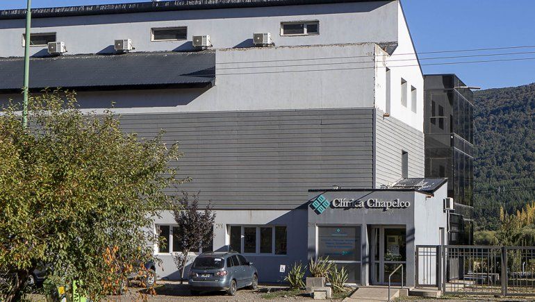 Clínica de San Martín advierte que algunos médicos trabajan 36 horas seguidas