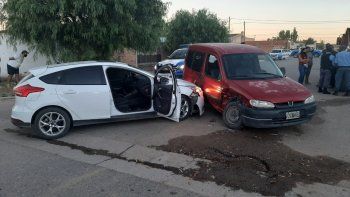robaron en cutral co y protagonizaron una persecucion con tiros y choques por plaza huincul