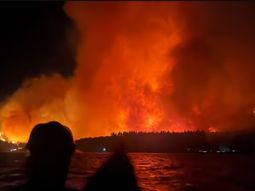 El fuego ya devoró miles de hectáreas en Chubut y todavía no tiene control. El fuego ya devoró miles de hectáreas en Chubut y todavía no tiene control.