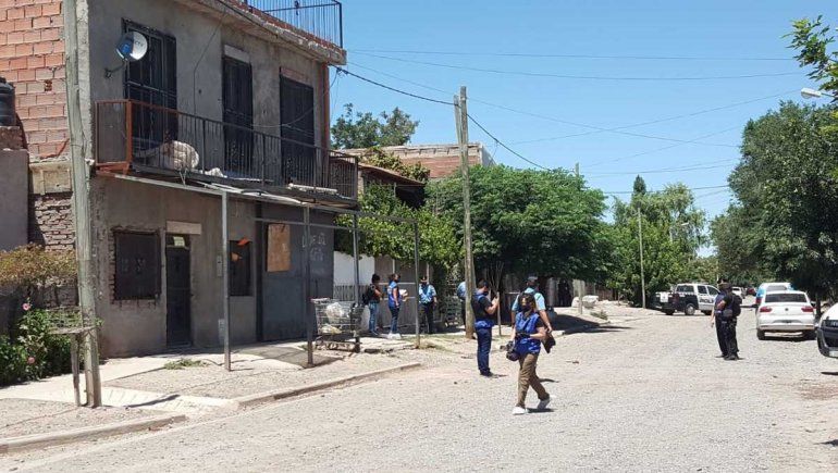 Confluencia: mataron a un hombre en un tiroteo entre familias enemigas