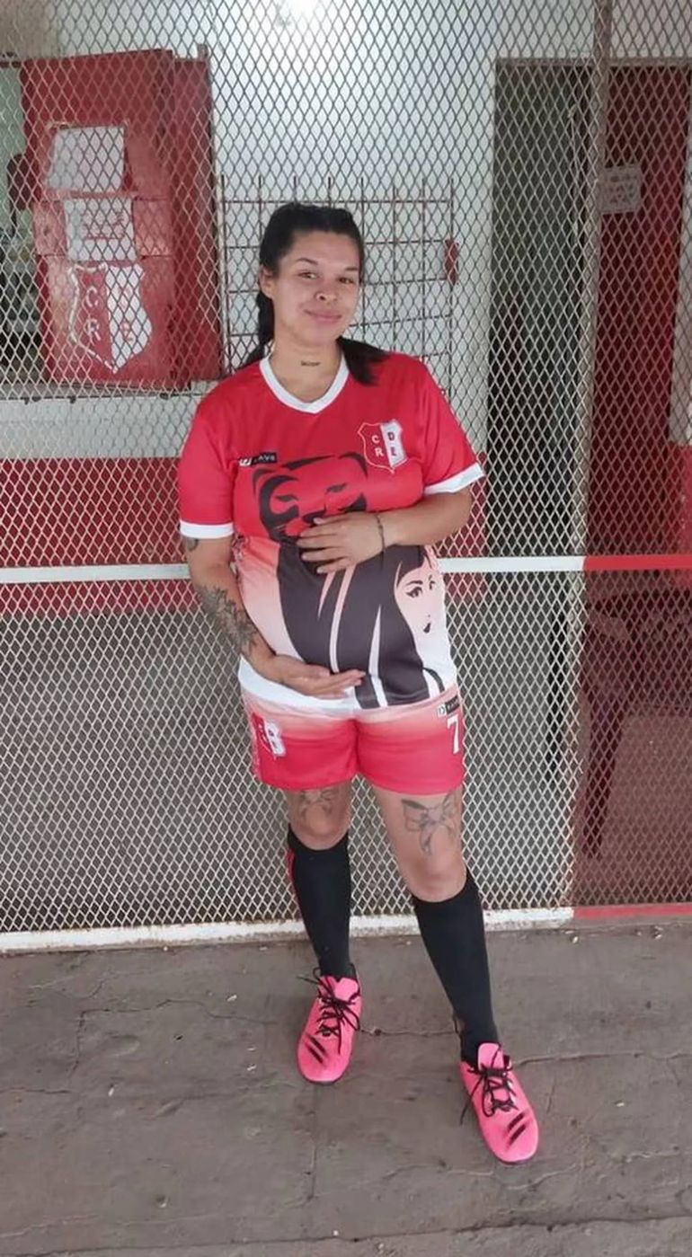 La víctima jugaba al fútbol en el club Remedios de Escalada, de Santa Fe, el cual pidió justicia por su socia. Foto: Instagram. La víctima jugaba al fútbol en el club Remedios de Escalada, de Santa Fe, el cual pidió justicia por su socia. Foto: Instagram.