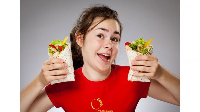 Adolescentes: cómo hacer para que se alimenten bien