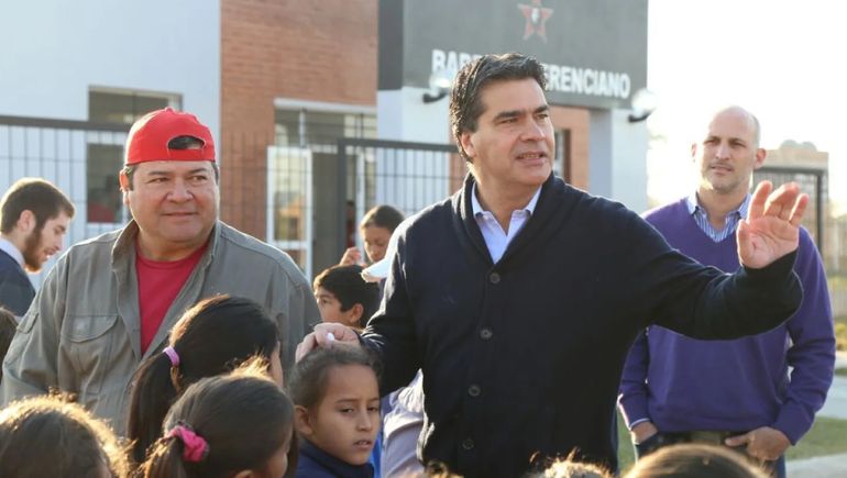 Emerenciano Sena junto a Jorge Capitanich