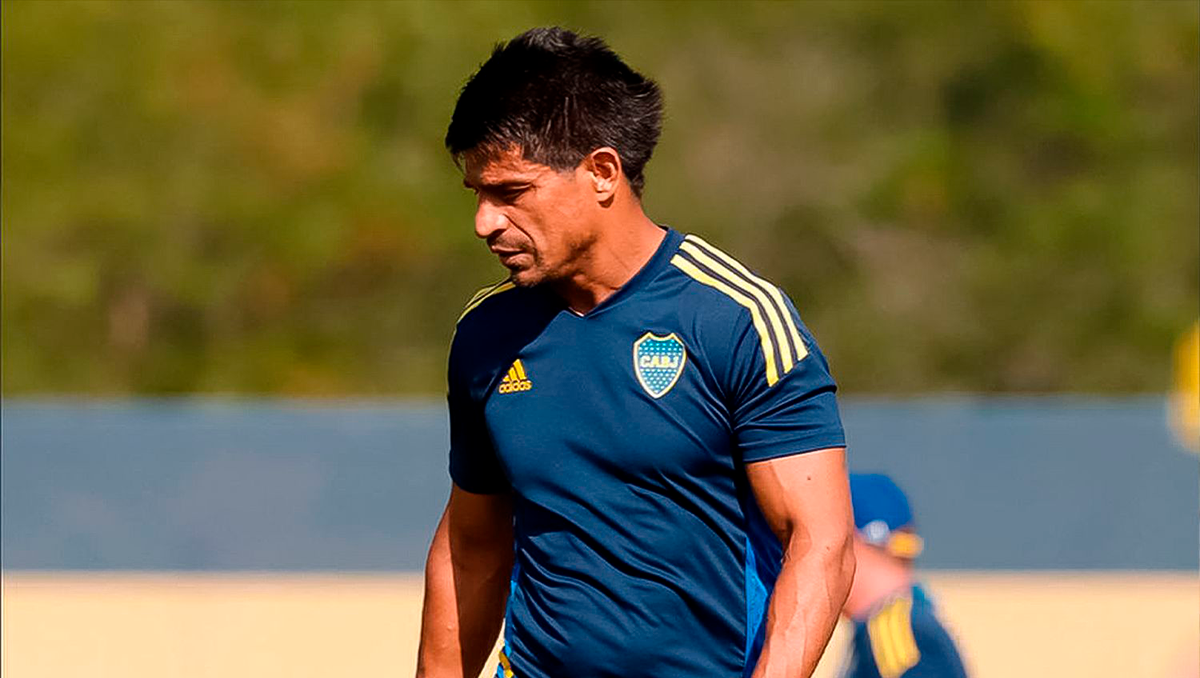 Alerta en Boca: Ibarra se retiró en ambulancia del entrenamiento