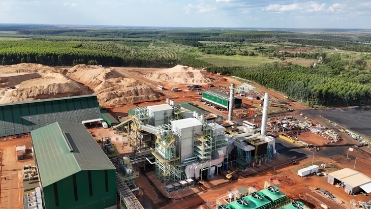 El grupo Insud inauguró en Corrientes la segunda planta que transforma en electricidad la biomasa forestal. Foto: Insud. El grupo Insud inauguró en Corrientes la segunda planta que transforma en electricidad la biomasa forestal. Foto: Insud.