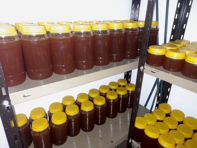 La miel del emprendedor tiene certificación de tránsito federal.