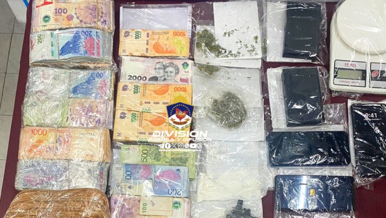 Se allanaron los departamentos de dos hermanos que manejaban kioscos narco