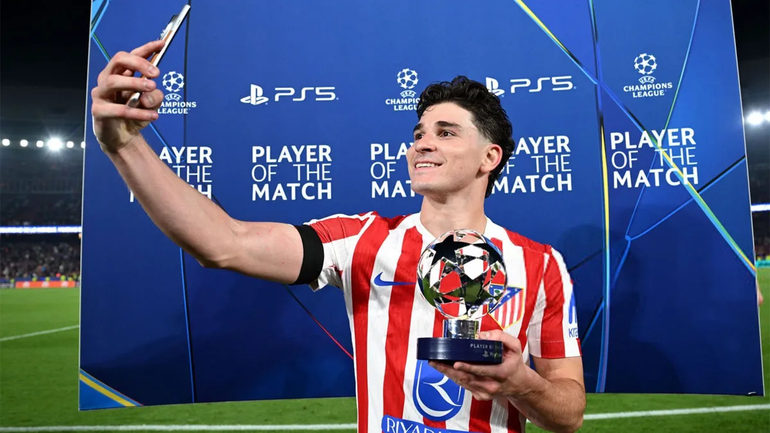 El gigante europeo que se suma a la puja por Julián Álvarez.