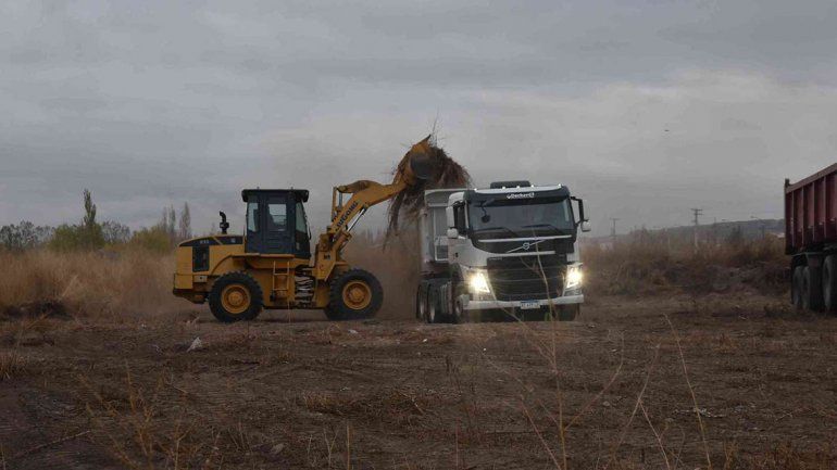 Plottier comenzó la construcción de su complejo deportivo