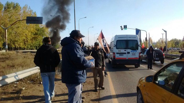 Papeleros volvieron a reclamar por la reincorporación de un trabajador