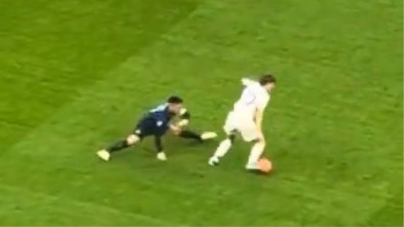 Lo ridiculizó: la gambeta de Nico Paz que dejó tendido a Lautaro Martínez | LM Neuquen Lo ridiculizó: la gambeta de Nico Paz que dejó tendido a Lautaro Martínez