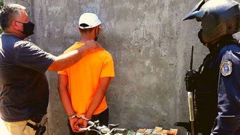 entro a robar, se le cayo el dni al huir y lo apresaron entro a robar, se le cayo el dni al huir y lo apresaron