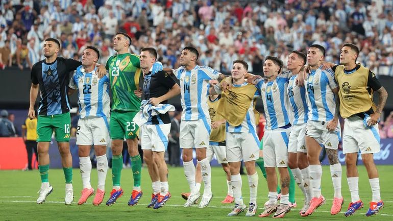 La Selección cantando y festejando tras ganarle a Canadá