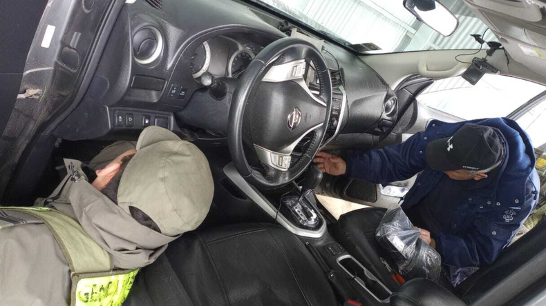 Los intentos de contrabando se reiteran a diario y los delincuentes apelan a distintas estrategias. | LM Neuquen Los intentos de contrabando se reiteran a diario y los delincuentes apelan a distintas estrategias.