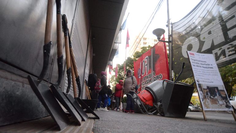 organizaciones sociales frente al ministerio de economía (3).jpg