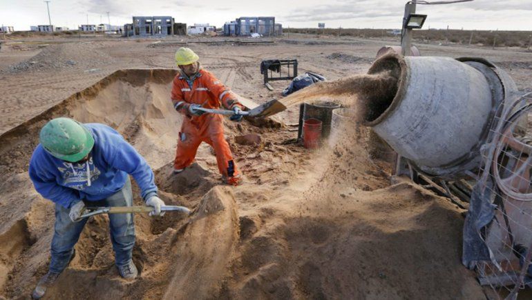 El empleo registrado se mantuvo estable