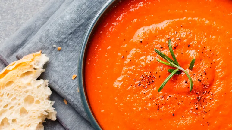 Sopa deliciosa de tomate. Receta sencilla. Sopa deliciosa de tomate. Receta sencilla.