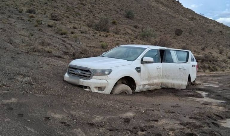 Paso de Sapo, en Chubut, quedó aislado por un aluvión de barro. Paso de Sapo, en Chubut, quedó aislado por un aluvión de barro.