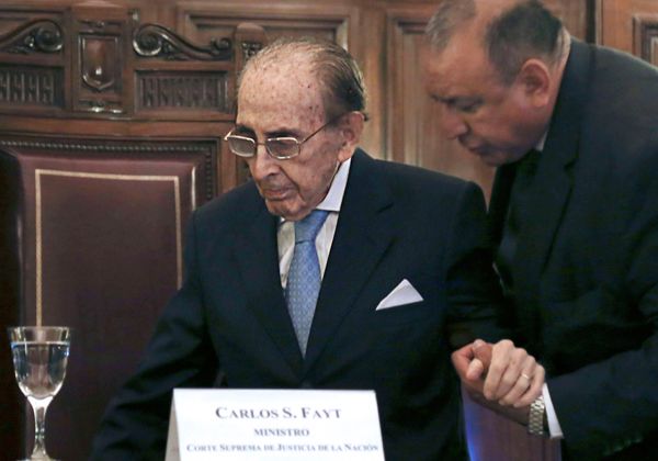 Carlos Fayt renunció a su cargo en la Corte Suprema