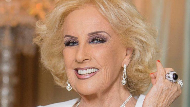 Mirtha se aseguró a Pampita en su regreso a la mesaza