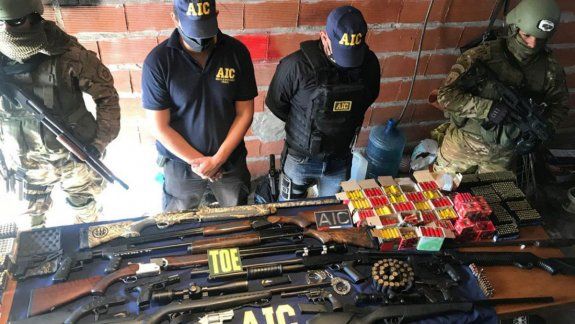 Cayó una banda de policías que vendía armas