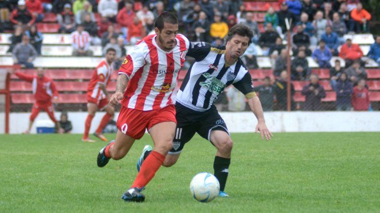 La pelota no rodará hasta la próxima semana. Hoy se define en una reunión si se levanta la medida de fuerza.