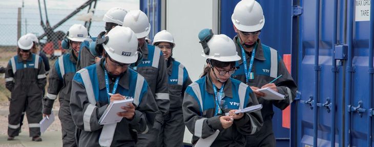 En el VMOS, se requieren ingenieros, especialistas en obras civiles, logística y operaciones. En el VMOS, se requieren ingenieros, especialistas en obras civiles, logística y operaciones.