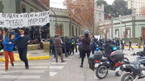 Momentos de tensión frente a Casa de Gobierno por el desalojo de la protesta mapuche