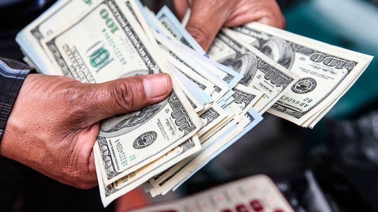 Desconfianza:  el dólar rozó otra vez los 40 pesos