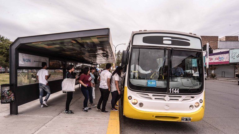 Tres líneas de colectivos cambian su recorrido por obras