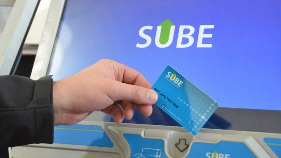 La utilización de la tarjeta se incrementa en el transporte público local.